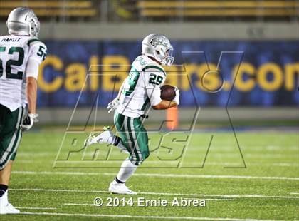 Thumbnail 2 in De La Salle vs. Jesuit photogallery.