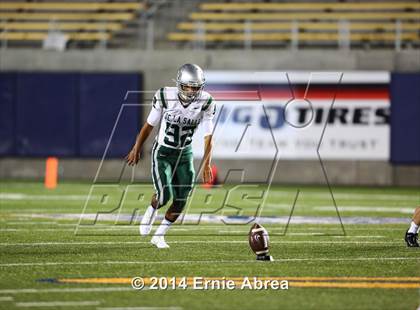 Thumbnail 2 in De La Salle vs. Jesuit photogallery.