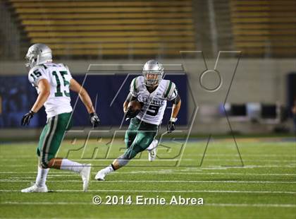 Thumbnail 2 in De La Salle vs. Jesuit photogallery.