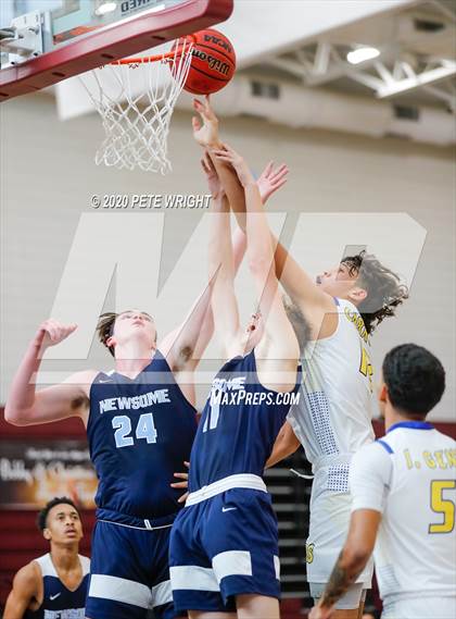 Thumbnail 2 in Charlotte vs Newsome (Suncoast Holiday Classic) photogallery.