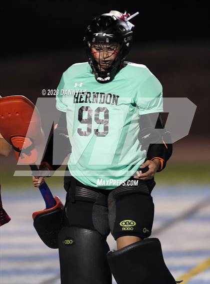 Thumbnail 1 in Herndon @ Yorktown photogallery.