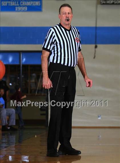 Thumbnail 3 in Farragut vs Powell (Kroger Thanksgiving Classic) photogallery.