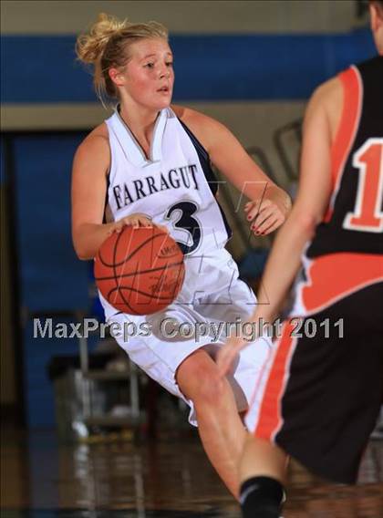 Thumbnail 2 in Farragut vs Powell (Kroger Thanksgiving Classic) photogallery.