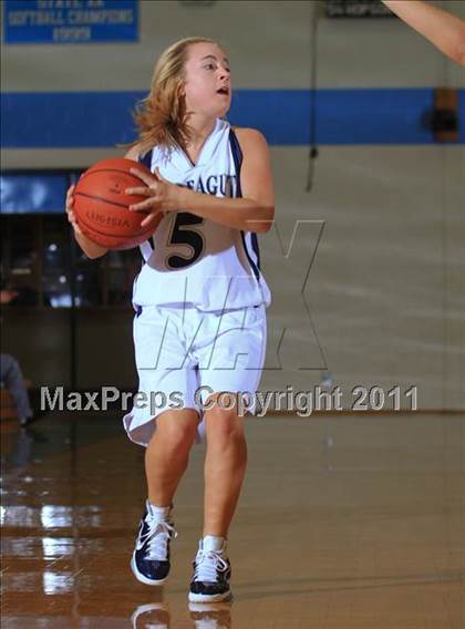 Thumbnail 1 in Farragut vs Powell (Kroger Thanksgiving Classic) photogallery.