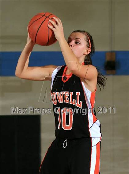 Thumbnail 2 in Farragut vs Powell (Kroger Thanksgiving Classic) photogallery.