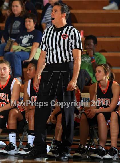 Thumbnail 1 in Farragut vs Powell (Kroger Thanksgiving Classic) photogallery.