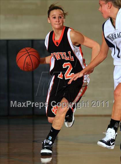 Thumbnail 2 in Farragut vs Powell (Kroger Thanksgiving Classic) photogallery.