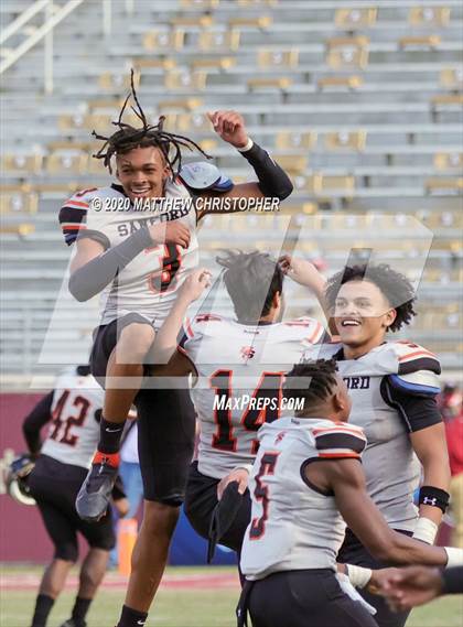 Thumbnail 1 in Seminole vs. Osceola (FHSAA 8A Final)  photogallery.