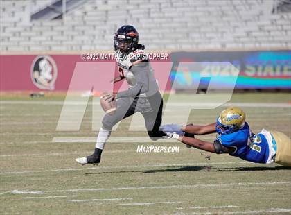 Thumbnail 1 in Seminole vs. Osceola (FHSAA 8A Final)  photogallery.