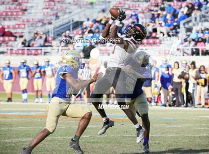 Thumbnail 3 in Seminole vs. Osceola (FHSAA 8A Final)  photogallery.