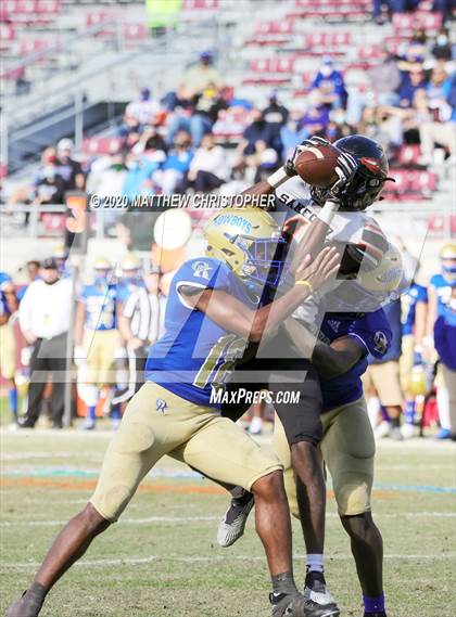 Thumbnail 1 in Seminole vs. Osceola (FHSAA 8A Final)  photogallery.