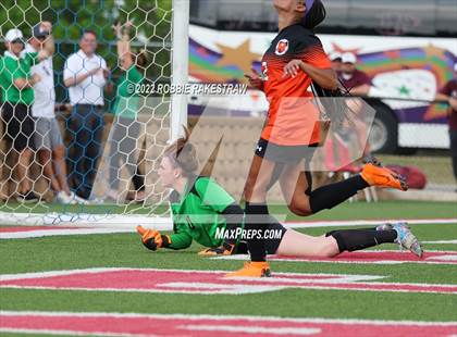 Thumbnail 3 in Rockwall vs. Southlake Carroll (UIL 6A Girls Soccer State Final) photogallery.