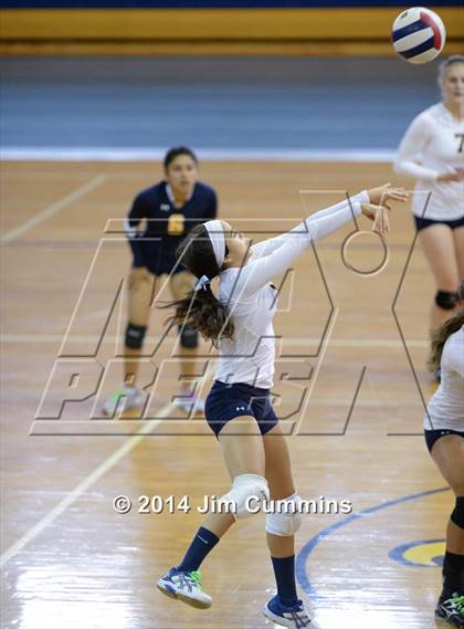 Thumbnail 2 in Leyden vs Addison Trail (Eagle Invite) photogallery.
