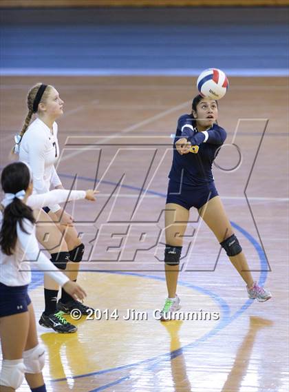 Thumbnail 3 in Leyden vs Addison Trail (Eagle Invite) photogallery.