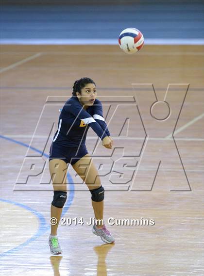 Thumbnail 2 in Leyden vs Addison Trail (Eagle Invite) photogallery.