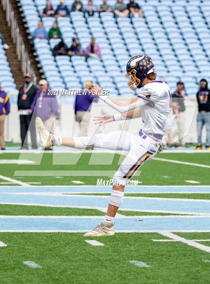 Thumbnail 2 in Tarboro vs. Mitchell (NCHSAA 1A Final - 2 of 2) photogallery.