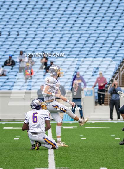 Thumbnail 3 in Tarboro vs. Mitchell (NCHSAA 1A Final - 2 of 2) photogallery.