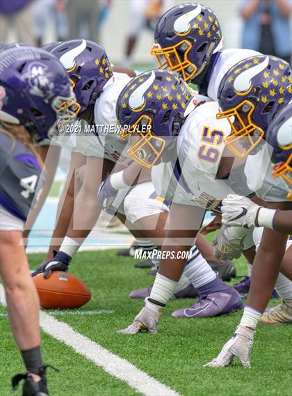 Thumbnail 1 in Tarboro vs. Mitchell (NCHSAA 1A Final - 2 of 2) photogallery.