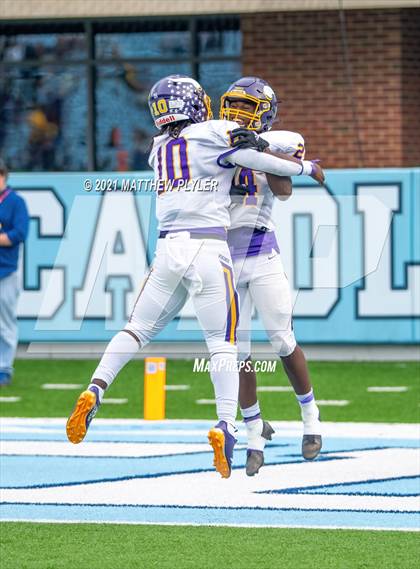 Thumbnail 3 in Tarboro vs. Mitchell (NCHSAA 1A Final - 2 of 2) photogallery.
