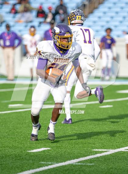 Thumbnail 2 in Tarboro vs. Mitchell (NCHSAA 1A Final - 2 of 2) photogallery.