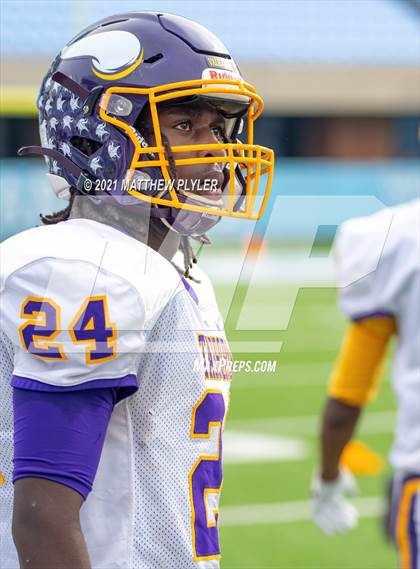 Thumbnail 3 in Tarboro vs. Mitchell (NCHSAA 1A Final - 2 of 2) photogallery.