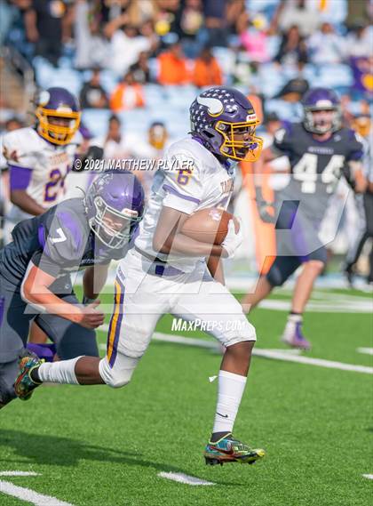 Thumbnail 1 in Tarboro vs. Mitchell (NCHSAA 1A Final - 2 of 2) photogallery.