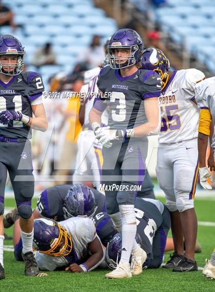 Thumbnail 3 in Tarboro vs. Mitchell (NCHSAA 1A Final - 2 of 2) photogallery.