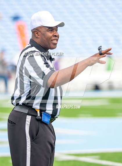 Thumbnail 3 in Tarboro vs. Mitchell (NCHSAA 1A Final - 2 of 2) photogallery.