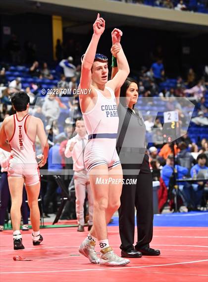 Thumbnail 2 in UIL State Championships - 6A 145lb Final photogallery.