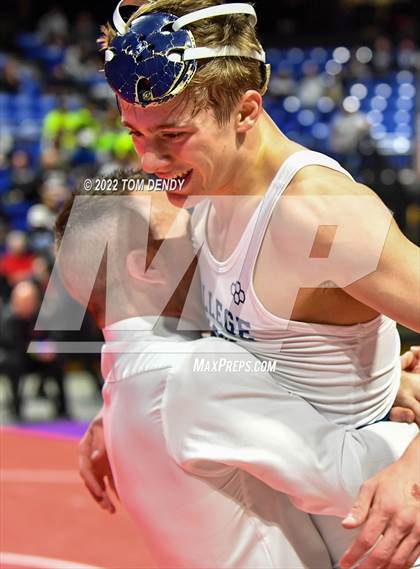Thumbnail 2 in UIL State Championships - 6A 145lb Final photogallery.