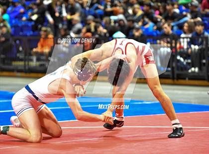 Thumbnail 3 in UIL State Championships - 6A 145lb Final photogallery.