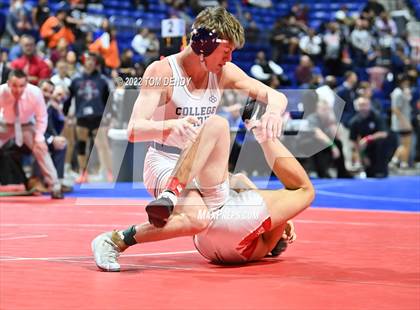 Thumbnail 3 in UIL State Championships - 6A 145lb Final photogallery.