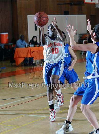 Thumbnail 3 in San Marino vs. Marshall (Poly Tournament) photogallery.