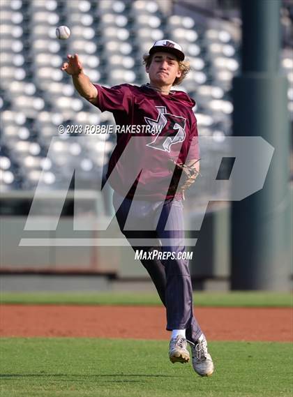 Thumbnail 1 in Abbott vs. Fayetteville (UIL 1A Baseball State Final) photogallery.