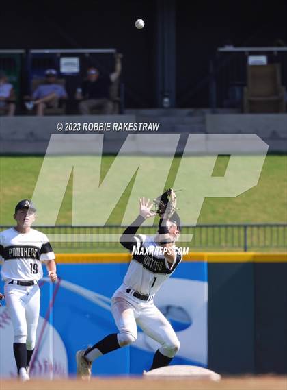 Thumbnail 2 in Abbott vs. Fayetteville (UIL 1A Baseball State Final) photogallery.