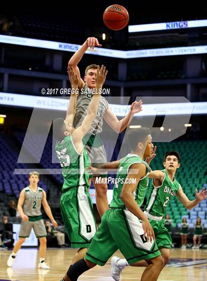 Thumbnail 2 in Dixon vs. Colfax photogallery.