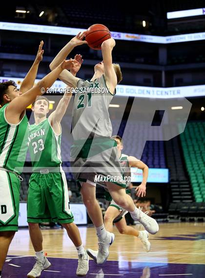 Thumbnail 2 in Dixon vs. Colfax photogallery.