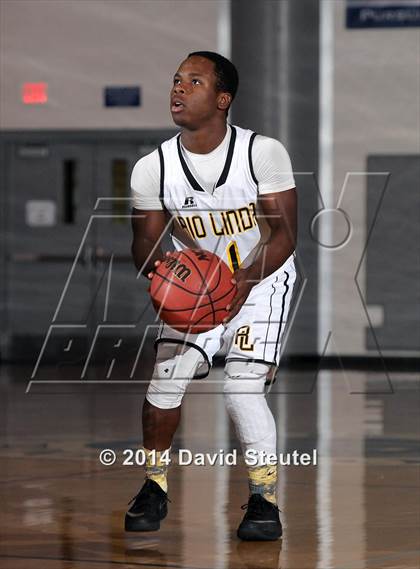 Thumbnail 2 in Elliot Christian vs. Rio Linda (Les Curry Invitational) photogallery.