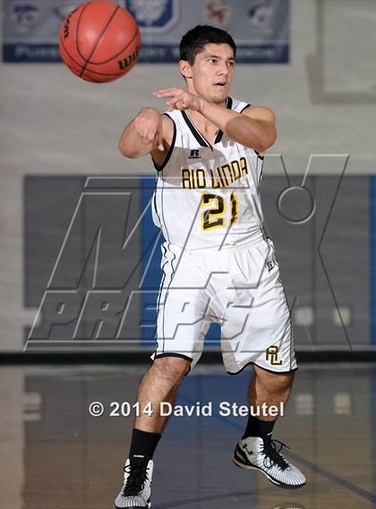 Thumbnail 1 in Elliot Christian vs. Rio Linda (Les Curry Invitational) photogallery.