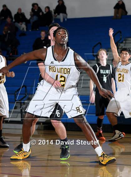 Thumbnail 2 in Elliot Christian vs. Rio Linda (Les Curry Invitational) photogallery.