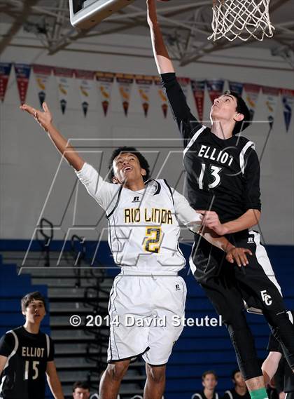 Thumbnail 3 in Elliot Christian vs. Rio Linda (Les Curry Invitational) photogallery.