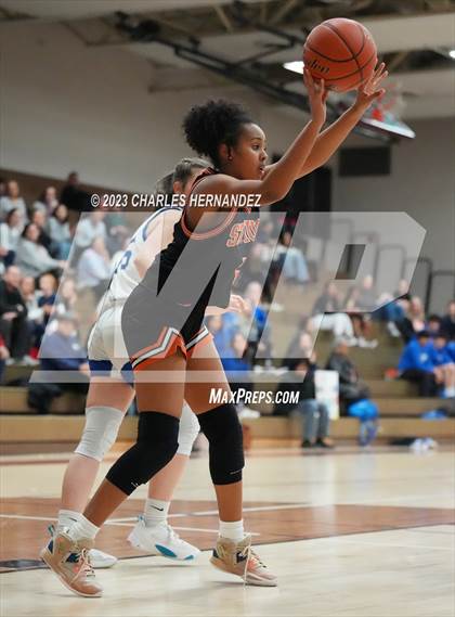 Thumbnail 2 in St. Pius X vs. Nolan Catholic (TAPPS 6A Area Playoff) photogallery.