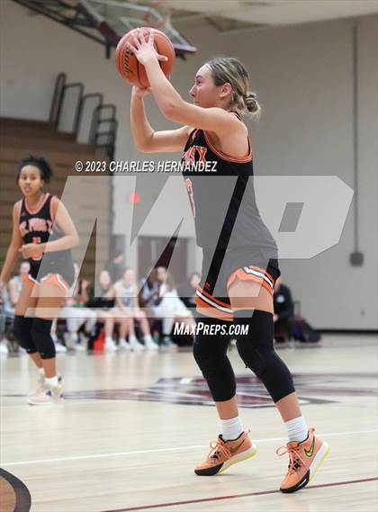 Thumbnail 2 in St. Pius X vs. Nolan Catholic (TAPPS 6A Area Playoff) photogallery.