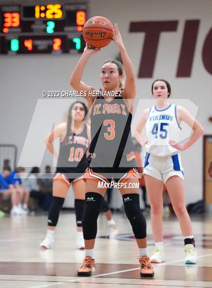 Thumbnail 2 in St. Pius X vs. Nolan Catholic (TAPPS 6A Area Playoff) photogallery.