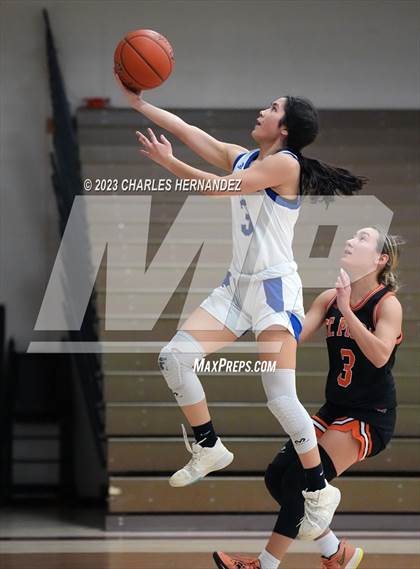 Thumbnail 2 in St. Pius X vs. Nolan Catholic (TAPPS 6A Area Playoff) photogallery.