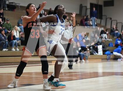 Thumbnail 3 in St. Pius X vs. Nolan Catholic (TAPPS 6A Area Playoff) photogallery.