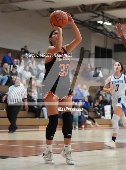 Thumbnail 2 in St. Pius X vs. Nolan Catholic (TAPPS 6A Area Playoff) photogallery.