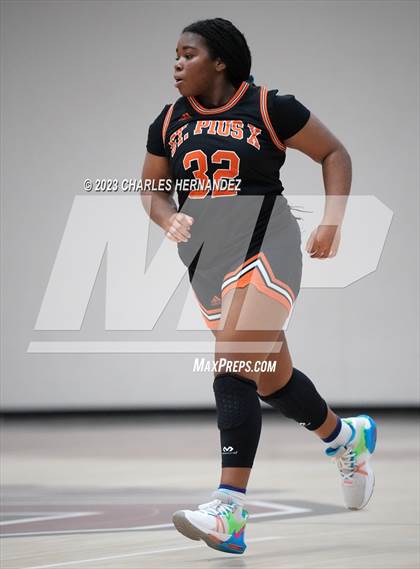 Thumbnail 2 in St. Pius X vs. Nolan Catholic (TAPPS 6A Area Playoff) photogallery.