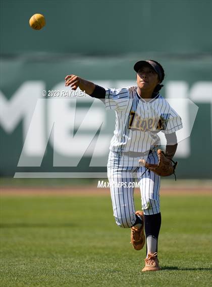 Thumbnail 2 in Oak Ridge vs. Inderkum (CIF SJS D1 Final) photogallery.