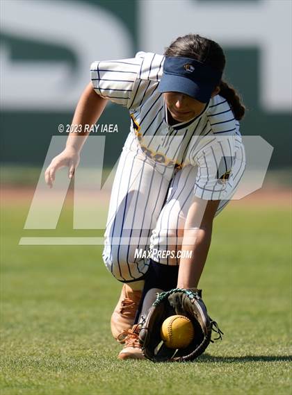 Thumbnail 1 in Oak Ridge vs. Inderkum (CIF SJS D1 Final) photogallery.